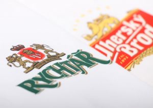 ukázka sítotiskového tisku na textil